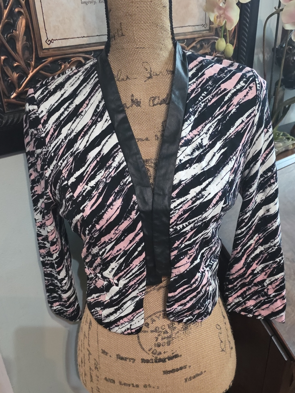 Body Central Pink Black White Patterned Cropped Blazer